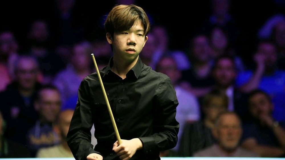 球从防守端 球从防守端