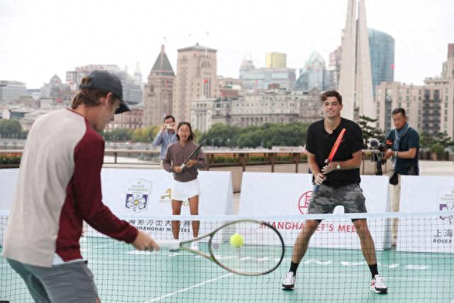 一次表现突 一次表现突