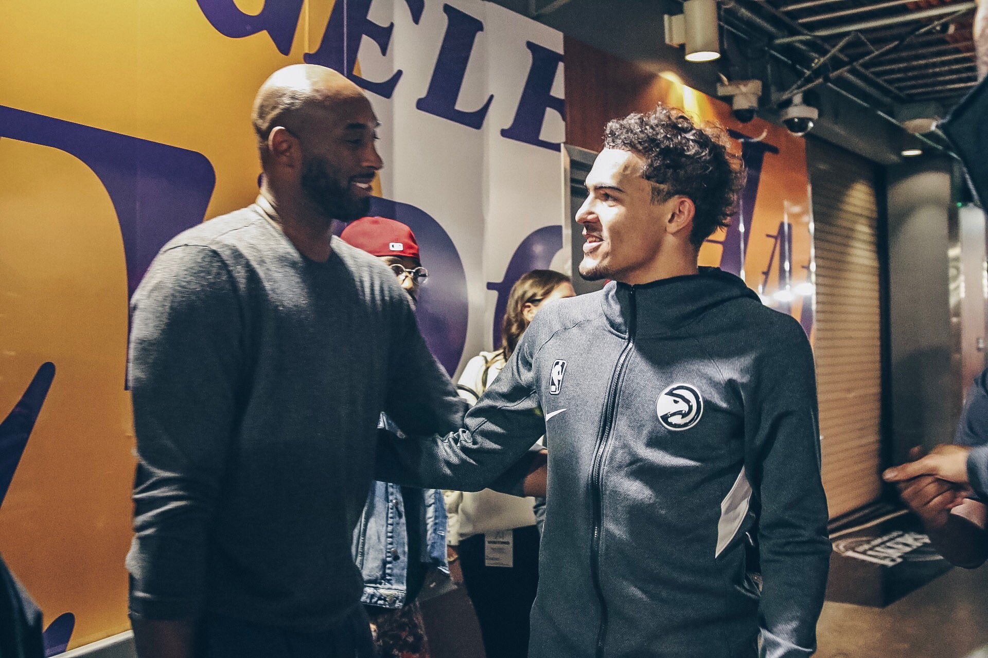 紧密地收缩 紧密地收缩